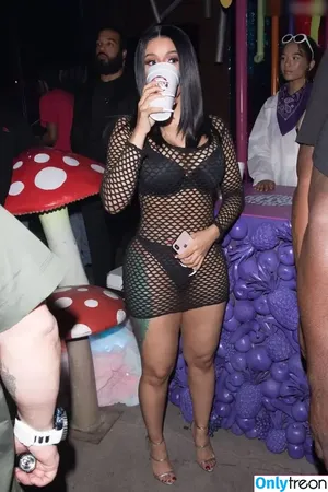Cardi B / iamcardib nude photo #0737