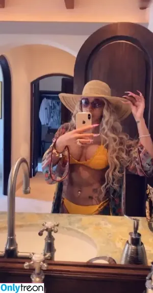 Cardi B / iamcardib nude photo #0749