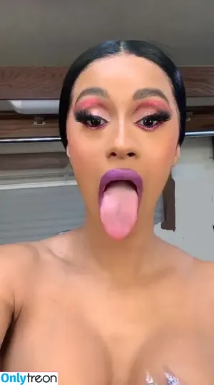 Cardi B / iamcardib nude photo #0793