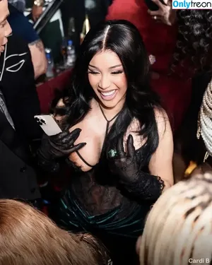 Cardi B / iamcardib nude photo #0839