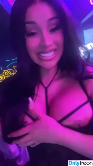 Cardi B / iamcardib nude photo #0856