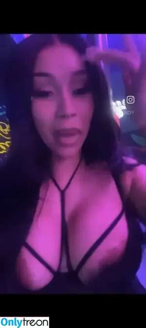 Cardi B / iamcardib nude photo #0865
