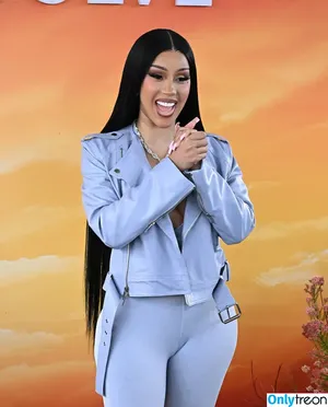Cardi B / iamcardib nude photo #0984