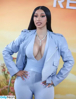 Cardi B / iamcardib nude photo #0996