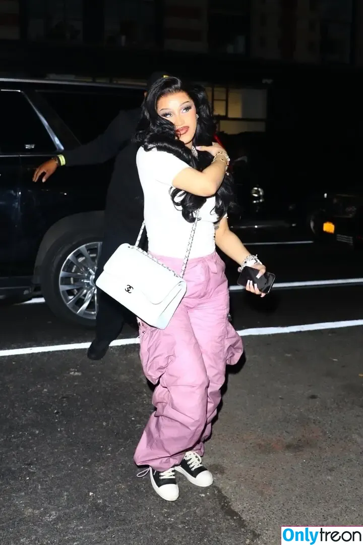 Cardi B nude photo #0428 (iamcardib)