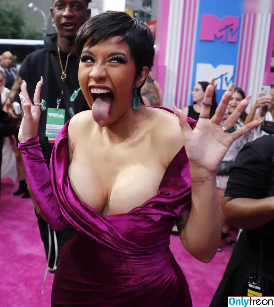 Cardi B nude photo #0463 (iamcardib)