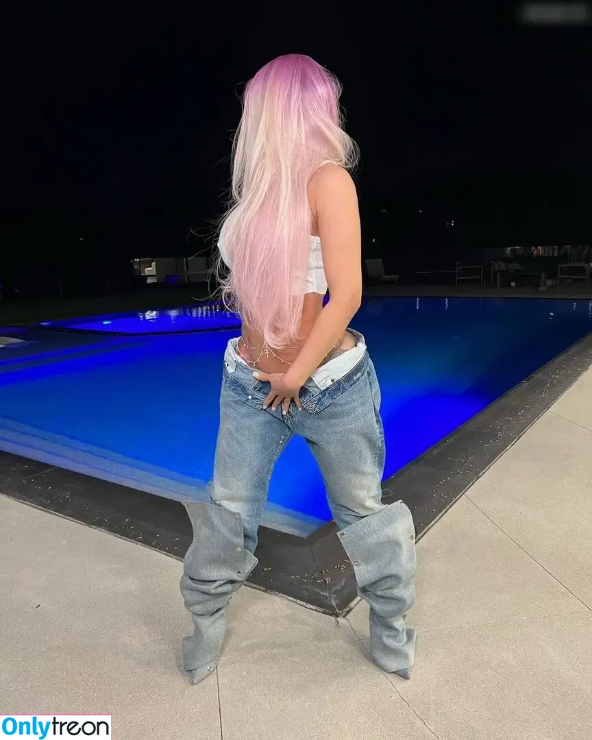 Cardi B nude photo #0521 (iamcardib)