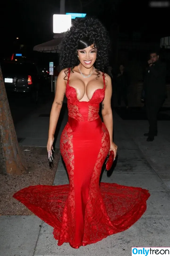 Cardi B nude photo #0535 (iamcardib)