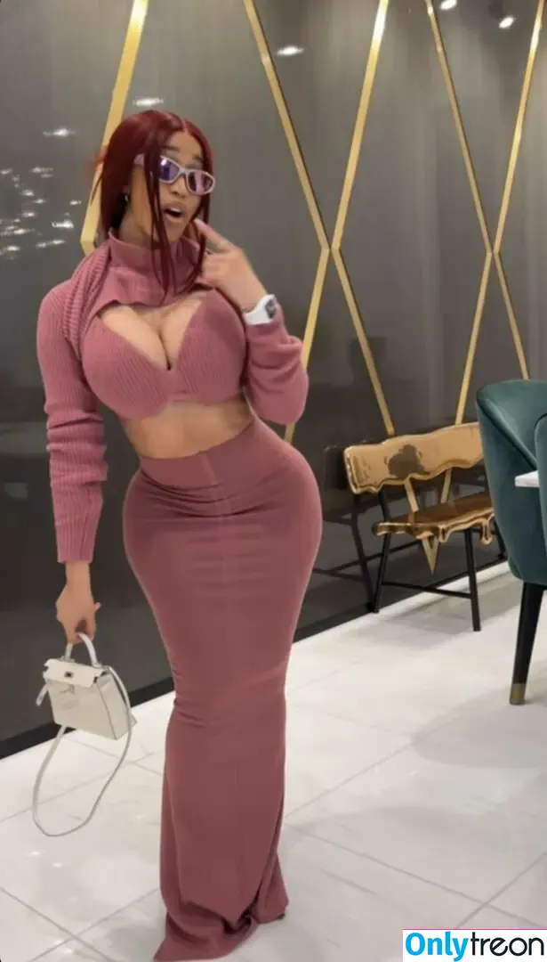 Cardi B nude photo #0709 (iamcardib)