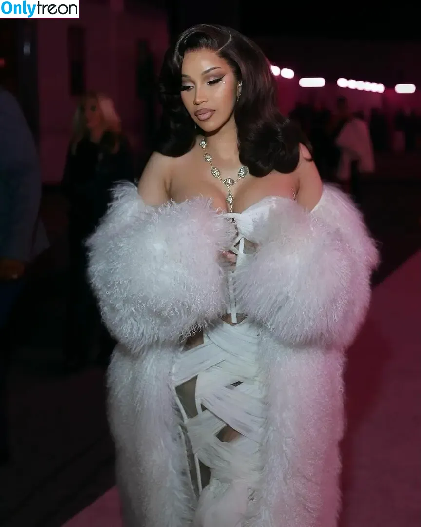 Cardi B nude photo #0715 (iamcardib)