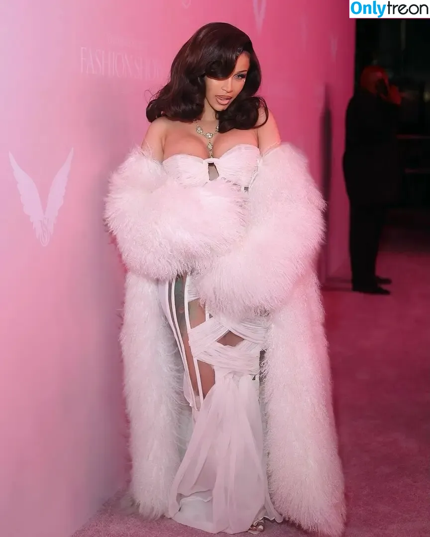 Cardi B nude photo #0718 (iamcardib)