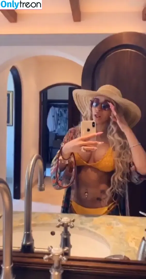 Cardi B nude photo #0751 (iamcardib)