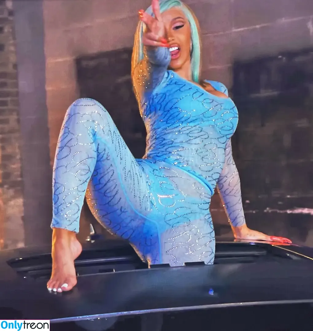 Cardi B nude photo #0790 (iamcardib)