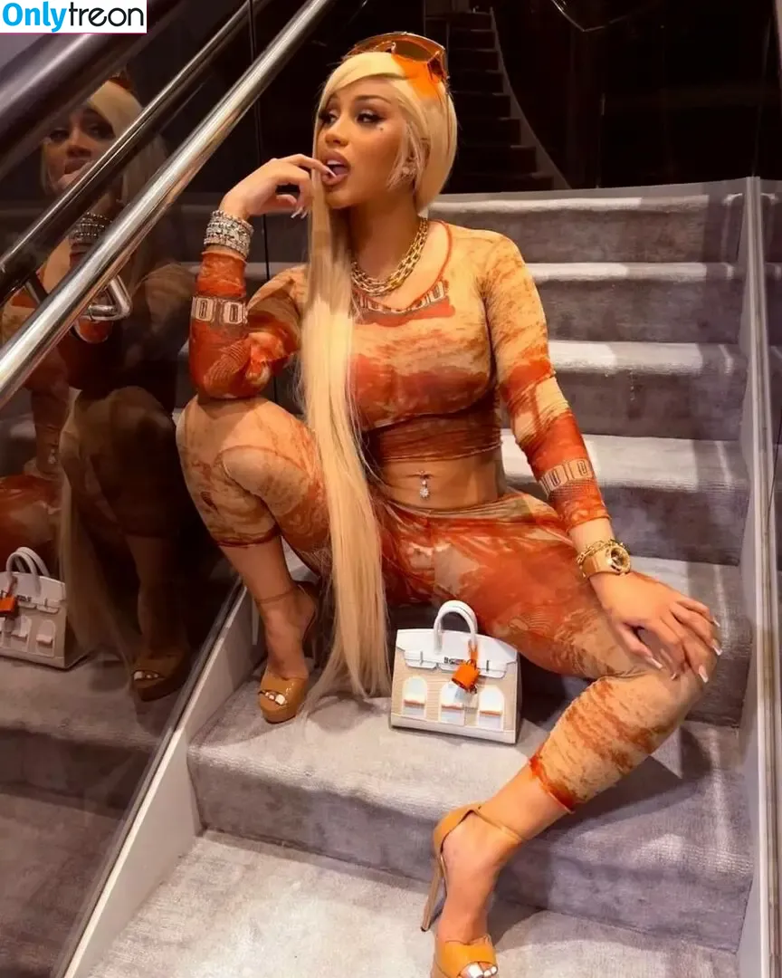 Cardi B nude photo #0835 (iamcardib)