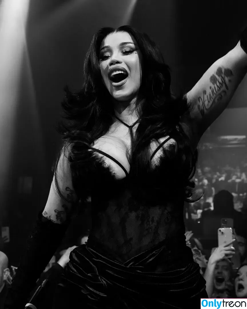 Cardi B nude photo #0845 (iamcardib)