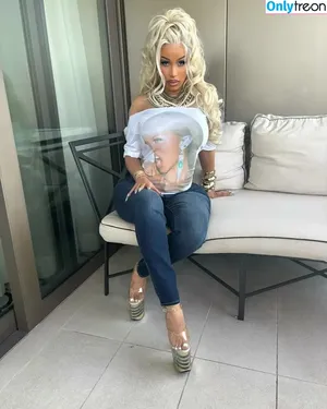 Cardi B / iamcardib nude photo #1153