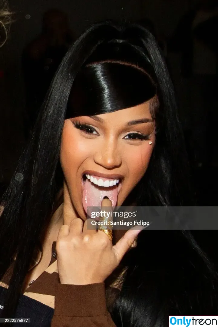 Cardi B nude photo #1128 (iamcardib)
