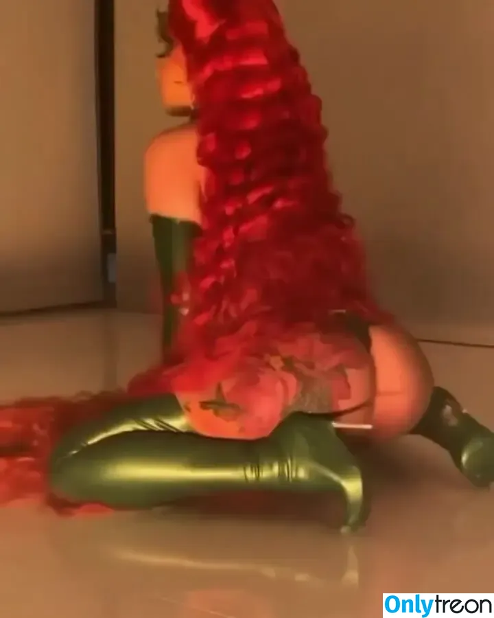 Cardi B nude photo #1136 (iamcardib)