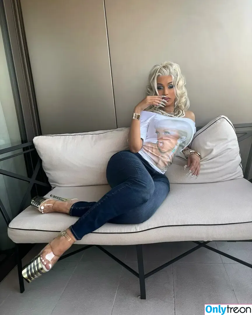 Cardi B nude photo #1150 (iamcardib)