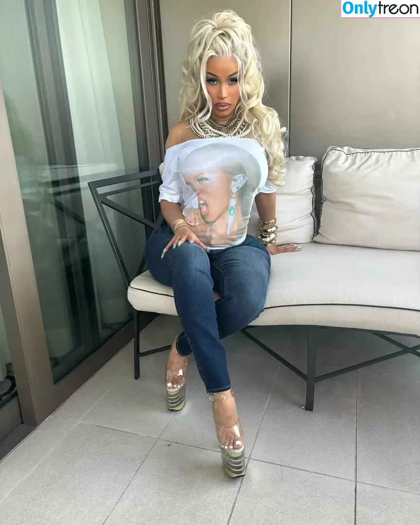 Cardi B nude photo #1153 (iamcardib)