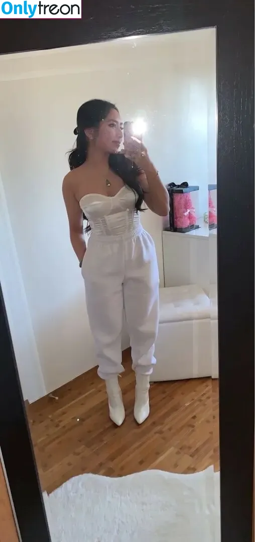 Cari Do nude photo #0022 (Cari_do1 / sasssysiumai)