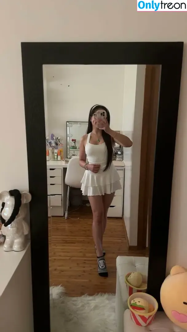 Cari Do nude photo #0037 (Cari_do1 / sasssysiumai)