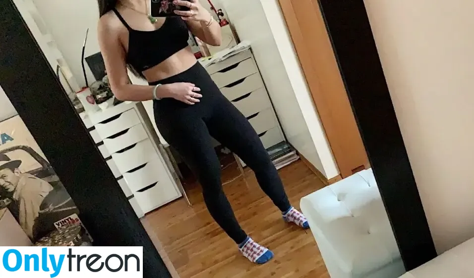 Cari Do nude photo #0049 (Cari_do1 / sasssysiumai)