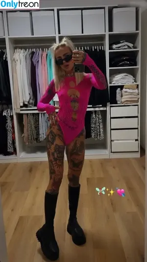 Carina_mthrfckr / mischiidc nude photo #0019