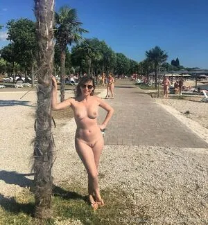 carinamoreschi / camoreschi nude photo #0042