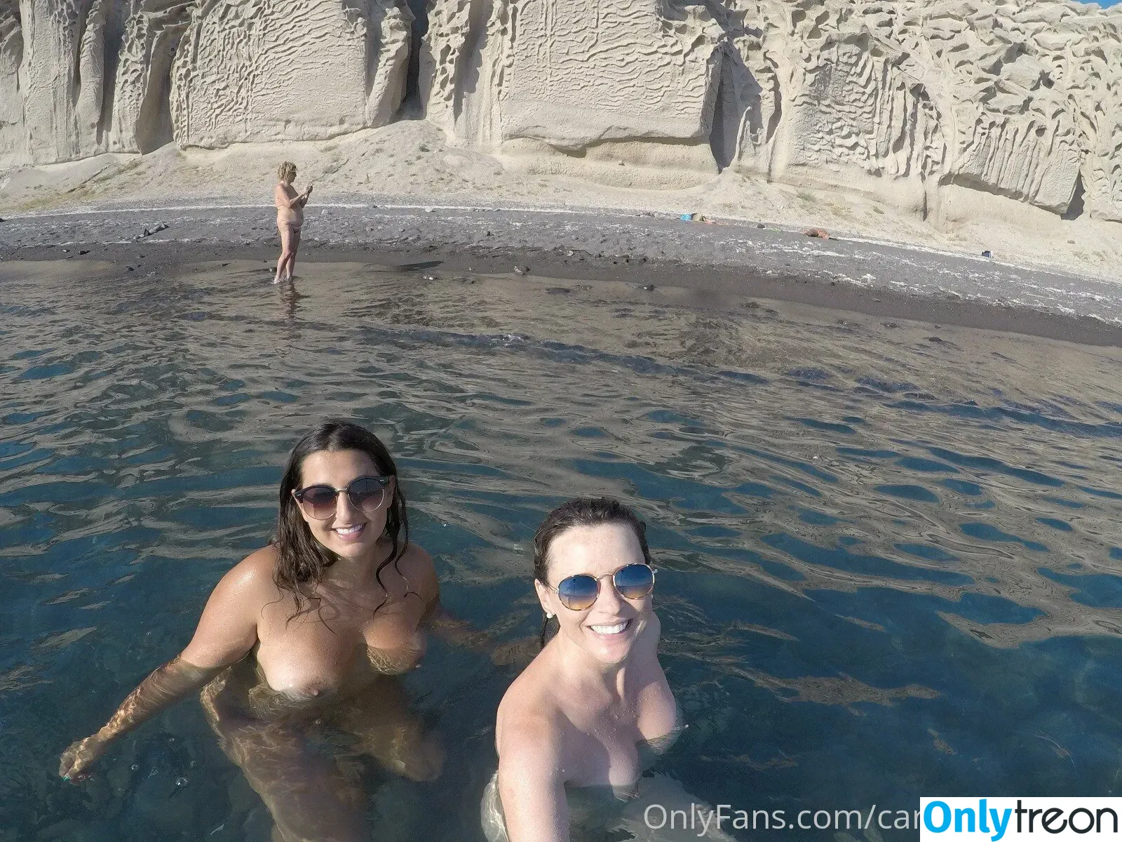 carinamoreschi nude photo #0089 (camoreschi)