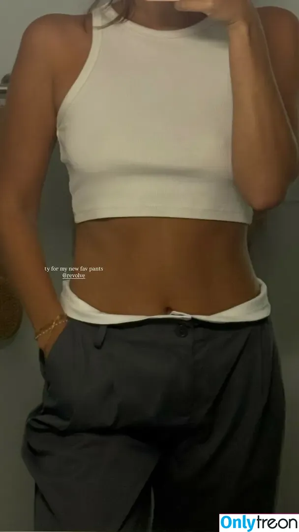 Carla Bezanson nude photo #0211 (carlabezanson)