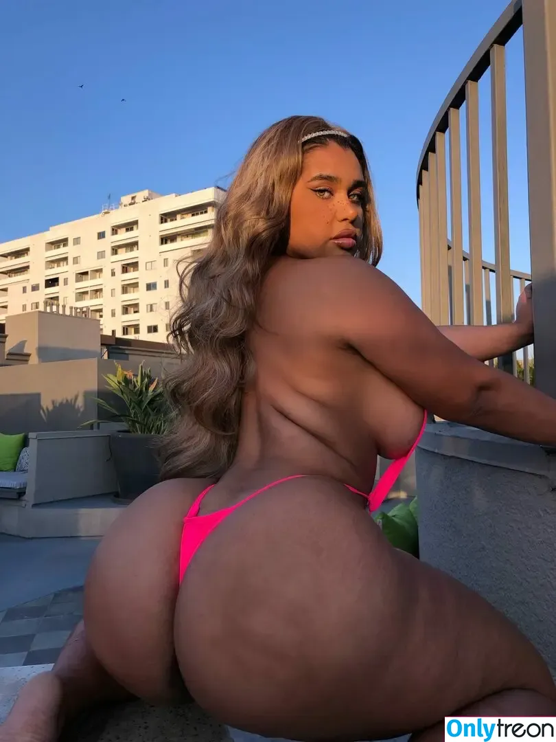 Carmela Habibi nude photo #0146 (carmelahabibi / carmellaxo / littlemisslibrarian)