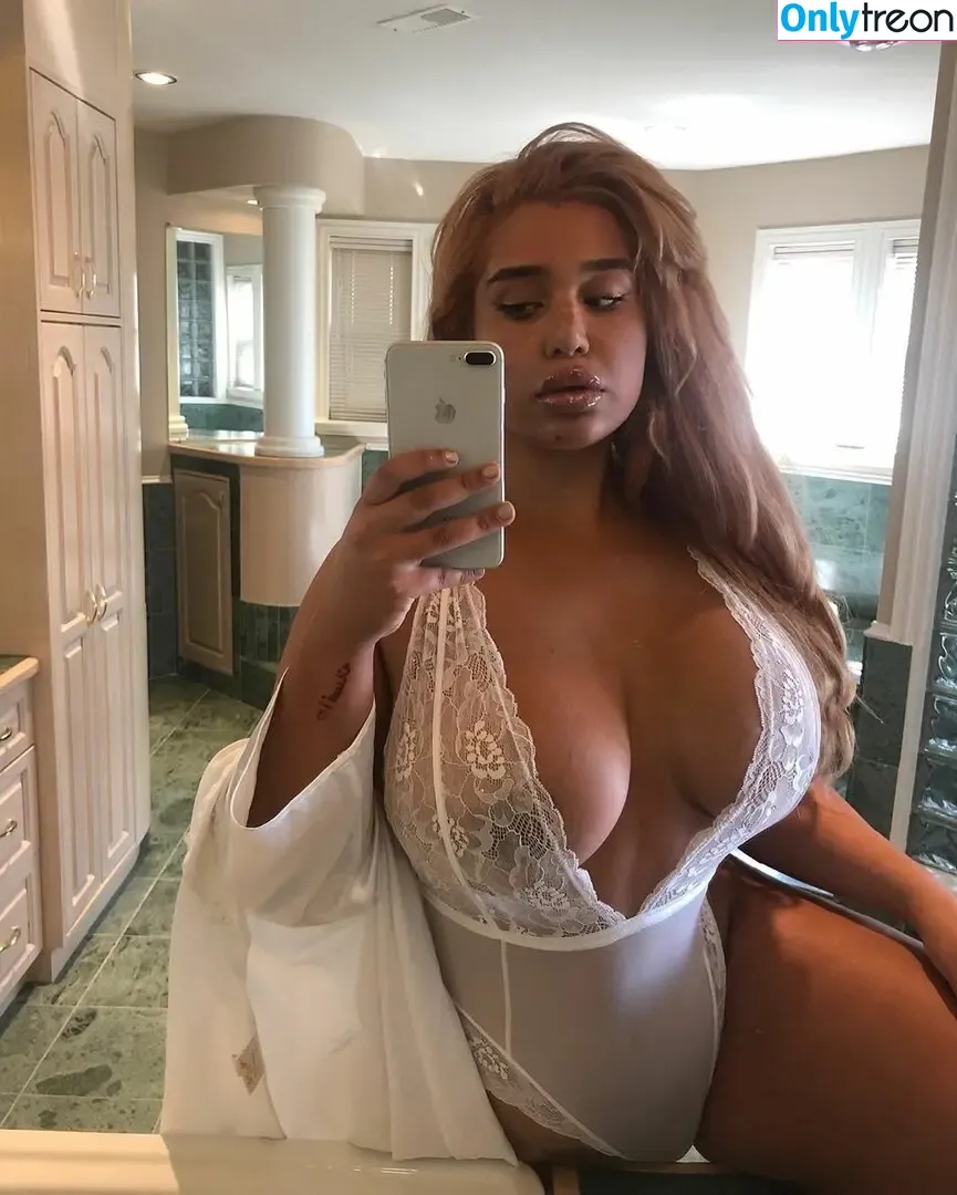 Carmela Habibi nude photo #0147 (carmelahabibi / carmellaxo / littlemisslibrarian)