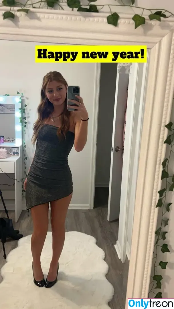 Carmela nude photo #0031 (carmelaclutchfree / carmmiee / carmmieecat)