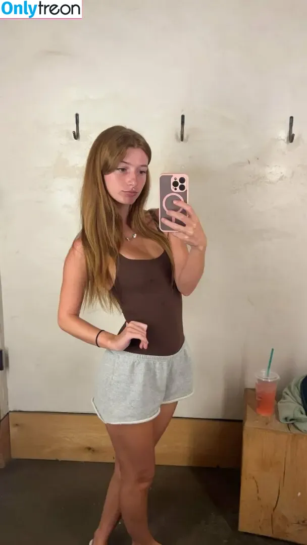 Carmela nude photo #0043 (carmelaclutchfree / carmmiee / carmmieecat)