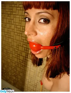 Carmen Garcia / carmengar__ nude photo #5722