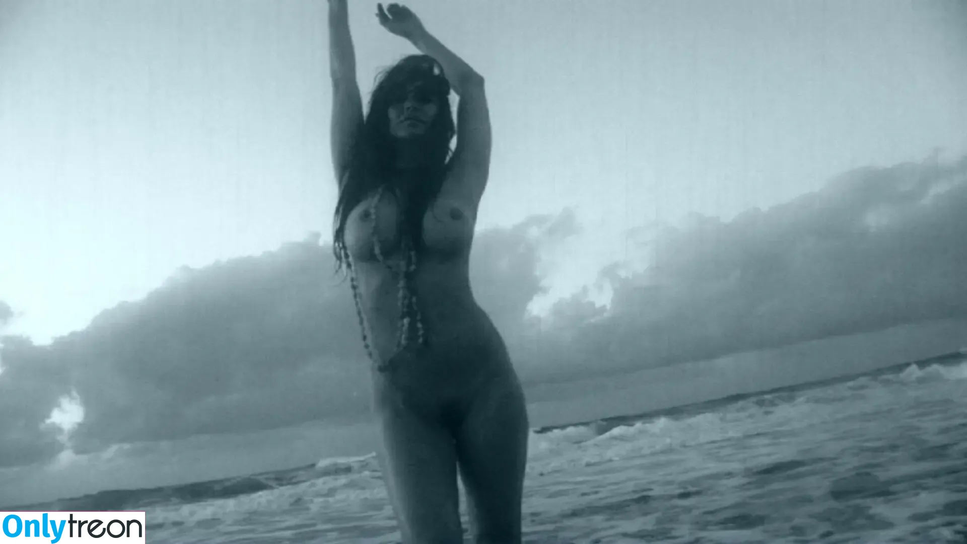 Carmen Garcia nude photo #5371 (carmengar__)