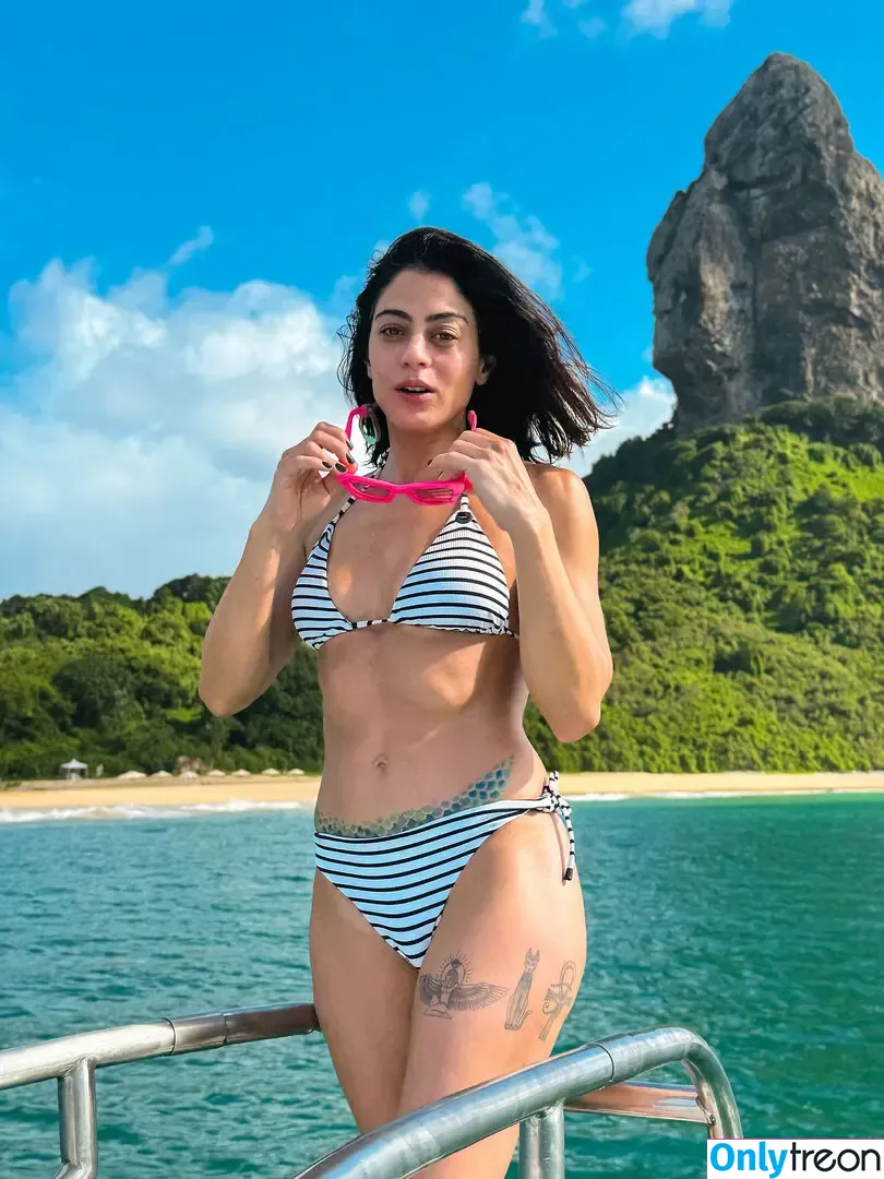Carol Castro nude photo #0201 (caroldecastr / castrocarol)