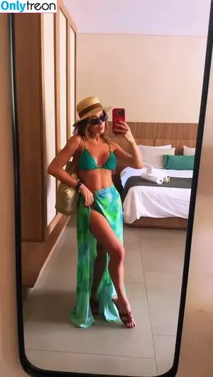 Carol Narizinho / carolnarizinho / emilynarizinho / ex-panicat nude photo #0134