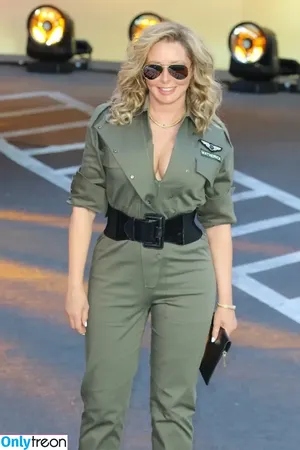 Carol Vorderman / carolvorders nude photo #0108