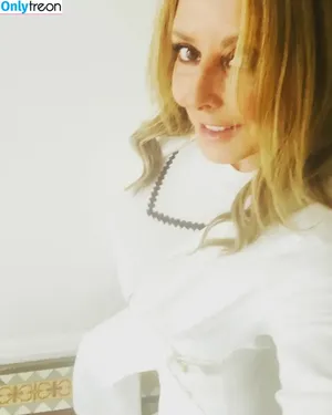 Carol Vorderman / carolvorders nude photo #0200