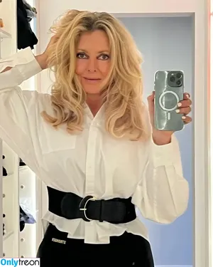 Carol Vorderman / carolvorders nude photo #0209