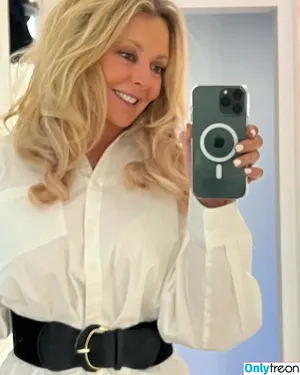 Carol Vorderman / carolvorders nude photo #0210