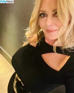 Carol Vorderman / carolvorders nude photo #0212