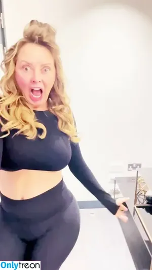 Carol Vorderman / carolvorders nude photo #0286
