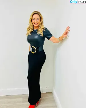Carol Vorderman / carolvorders nude photo #0311