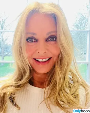 Carol Vorderman / carolvorders nude photo #0398