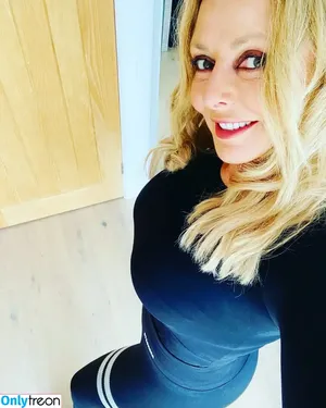 Carol Vorderman / carolvorders nude photo #0518