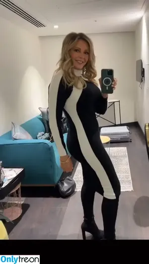 Carol Vorderman / carolvorders nude photo #0545