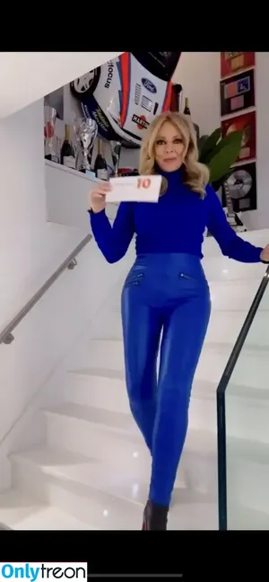 Carol Vorderman / carolvorders nude photo #0933